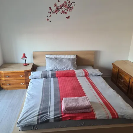 Private In Einer Wohngemeinschaft Fuer Nacht In Der Naehe Des Flughafens Halle Leipzig * Schkeuditz